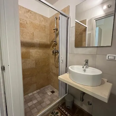 Le Tre Rose Di Roberta