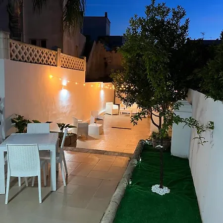 Le Tre Rose Di Roberta B&B 알레지오
