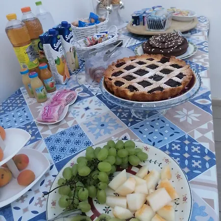 Le Tre Rose Di Roberta B&B 알레지오