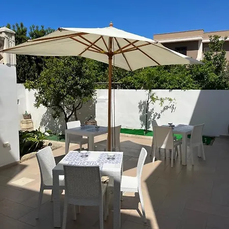 Le Tre Rose Di Roberta 3* Matino