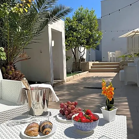 Bed & Breakfast Le Tre Rose Di Roberta 3*