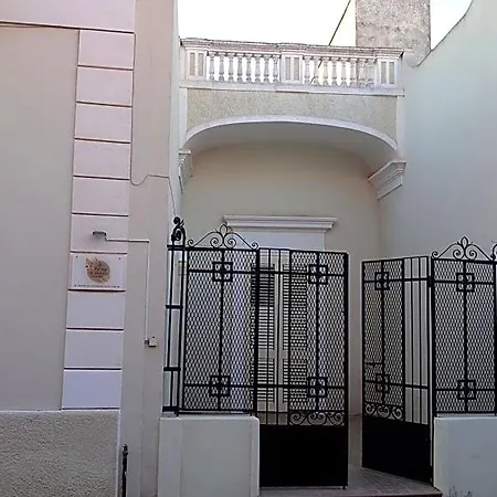 Le Tre Rose Di Roberta Bed & Breakfast Alezio