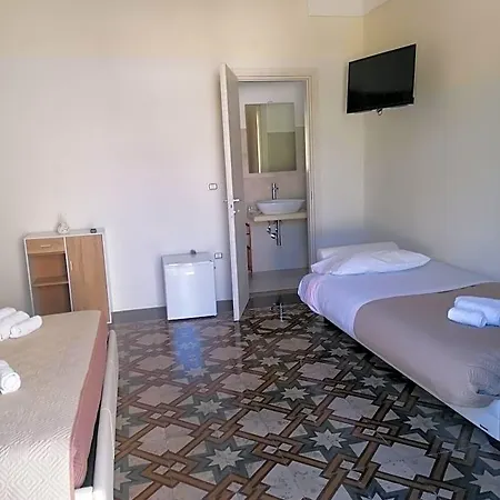 Bed & Breakfast Le Tre Rose Di Roberta Alezio
