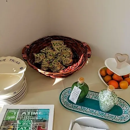 Le Tre Rose Di Roberta Bed & Breakfast 3*
